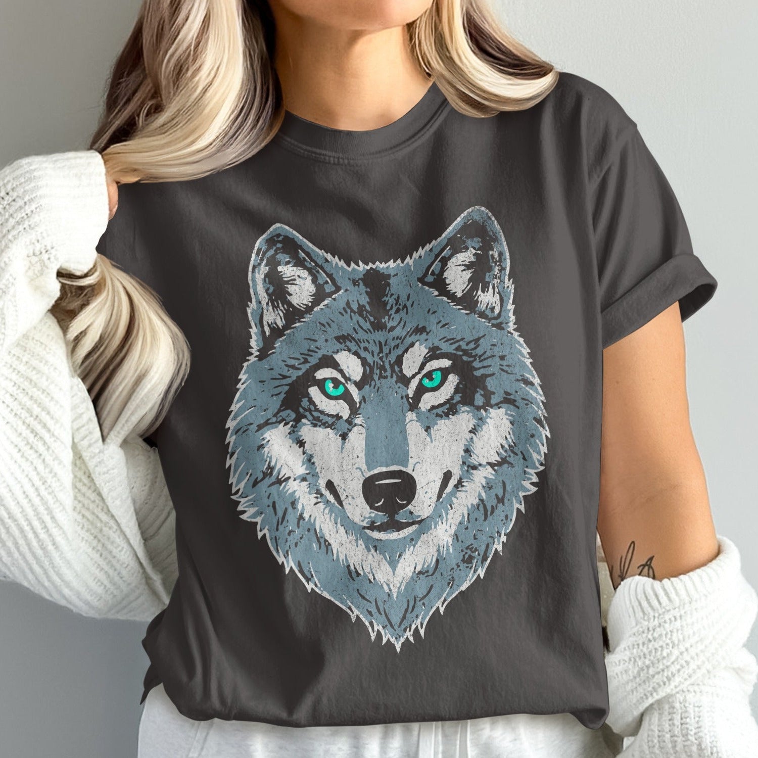 Wolf Design Short Sleeve Graphic Tee product type