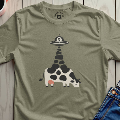 T-shirt with a cow being abducted by a UFO graphic.