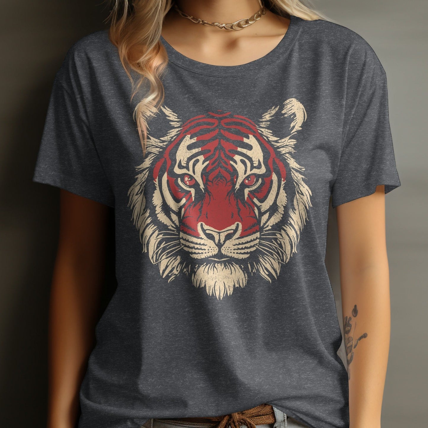 Bold Graphic Tiger Face Print T-shirt Product Type