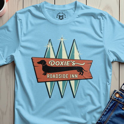 Doxie's Roadside Inn Vintage Retro Style T-Shirt